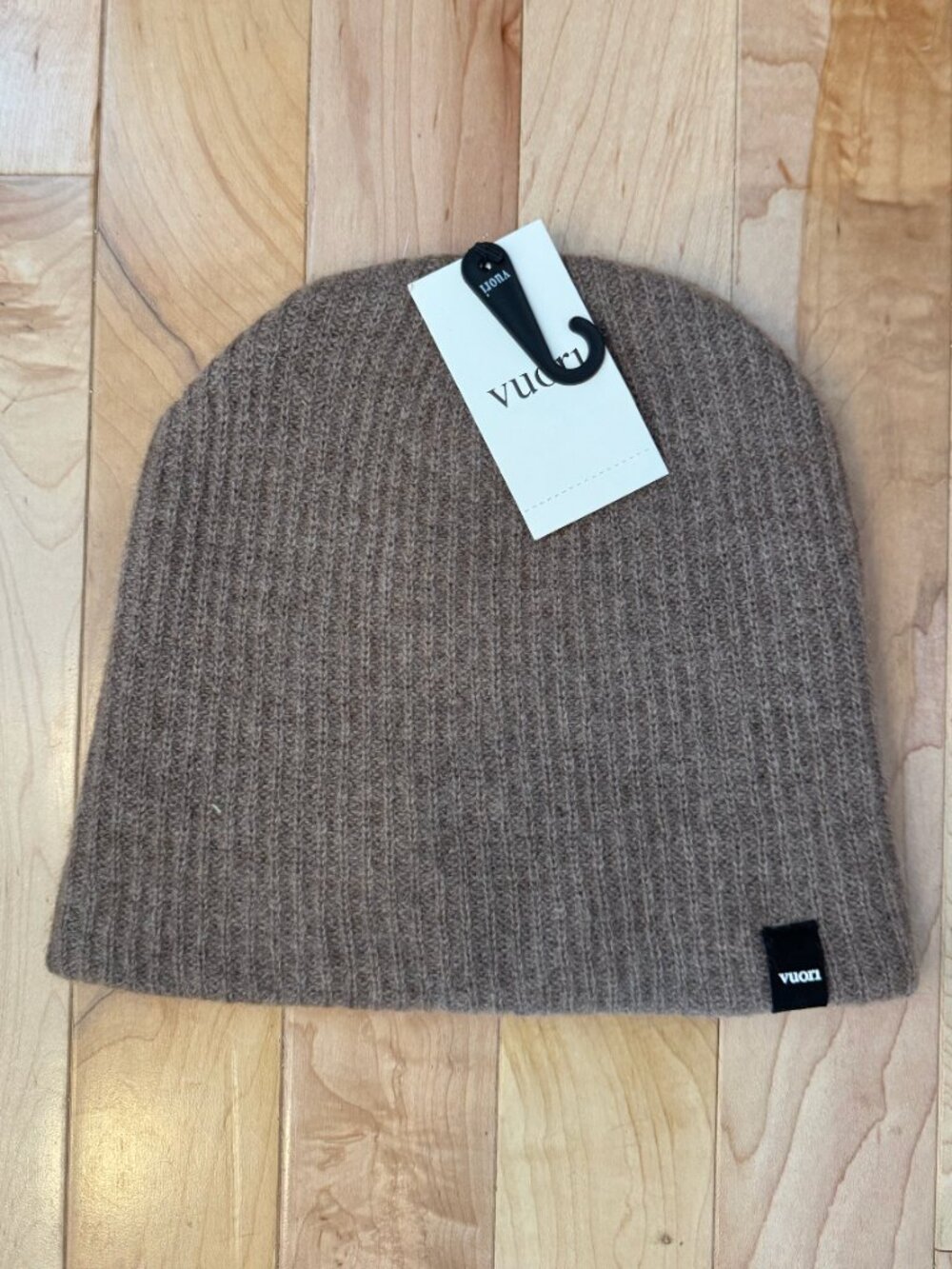 Vuori Manchester Beanie Greige Heather. Unisex. NWT.